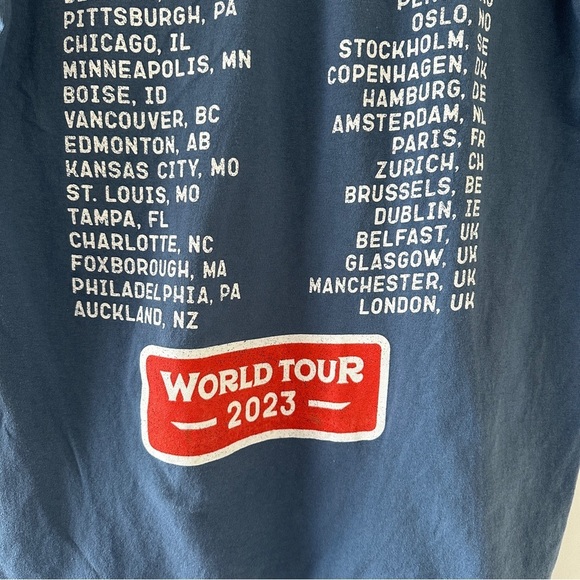 Luke Combs Wings World Tour 2023 Blue T-Shirt Unisex/Men's Size Medium Band Tee - Picture 9 of 16